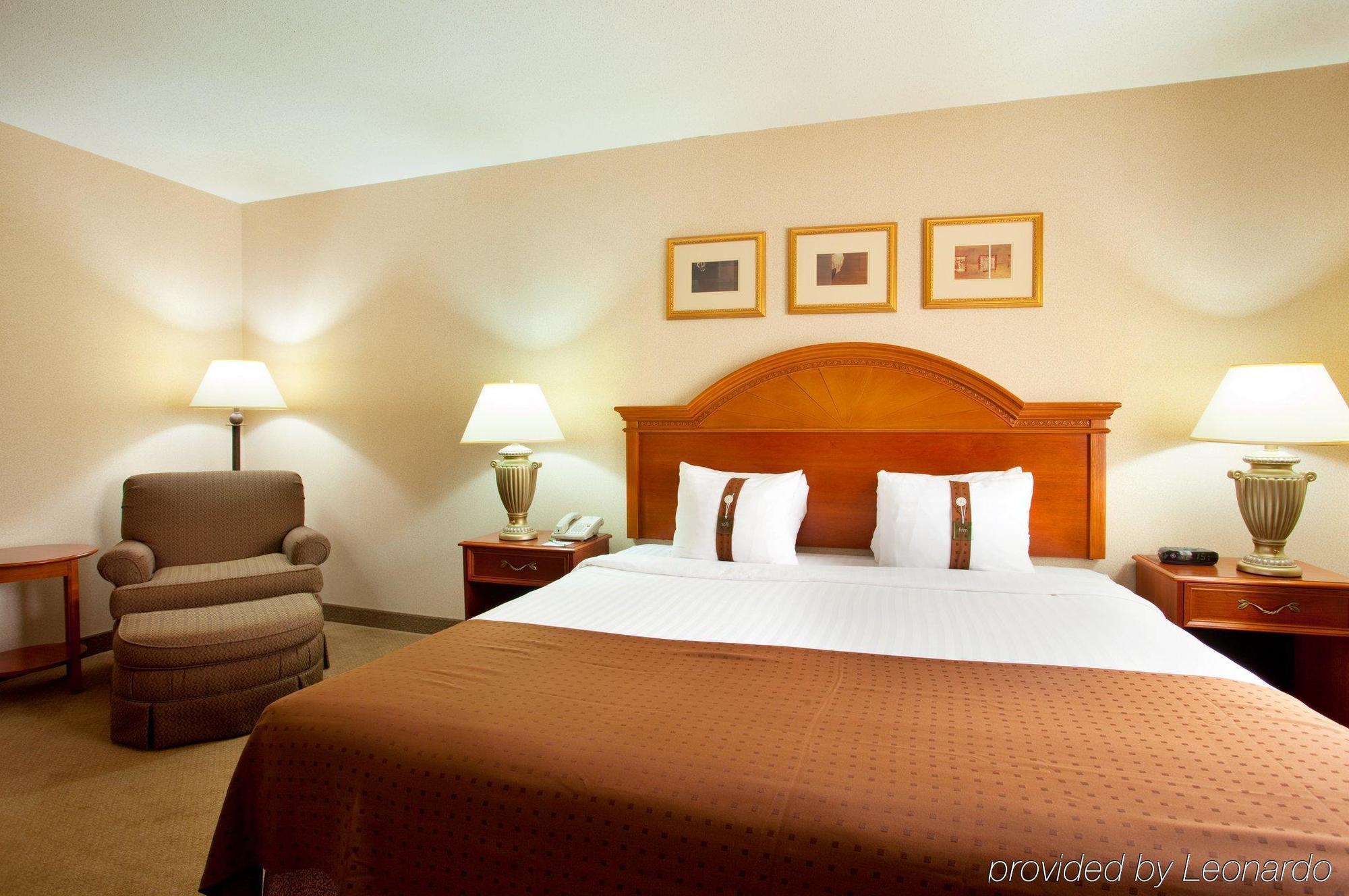 Holiday Inn Grand Rapids-Airport By Ihg Ngoại thất bức ảnh