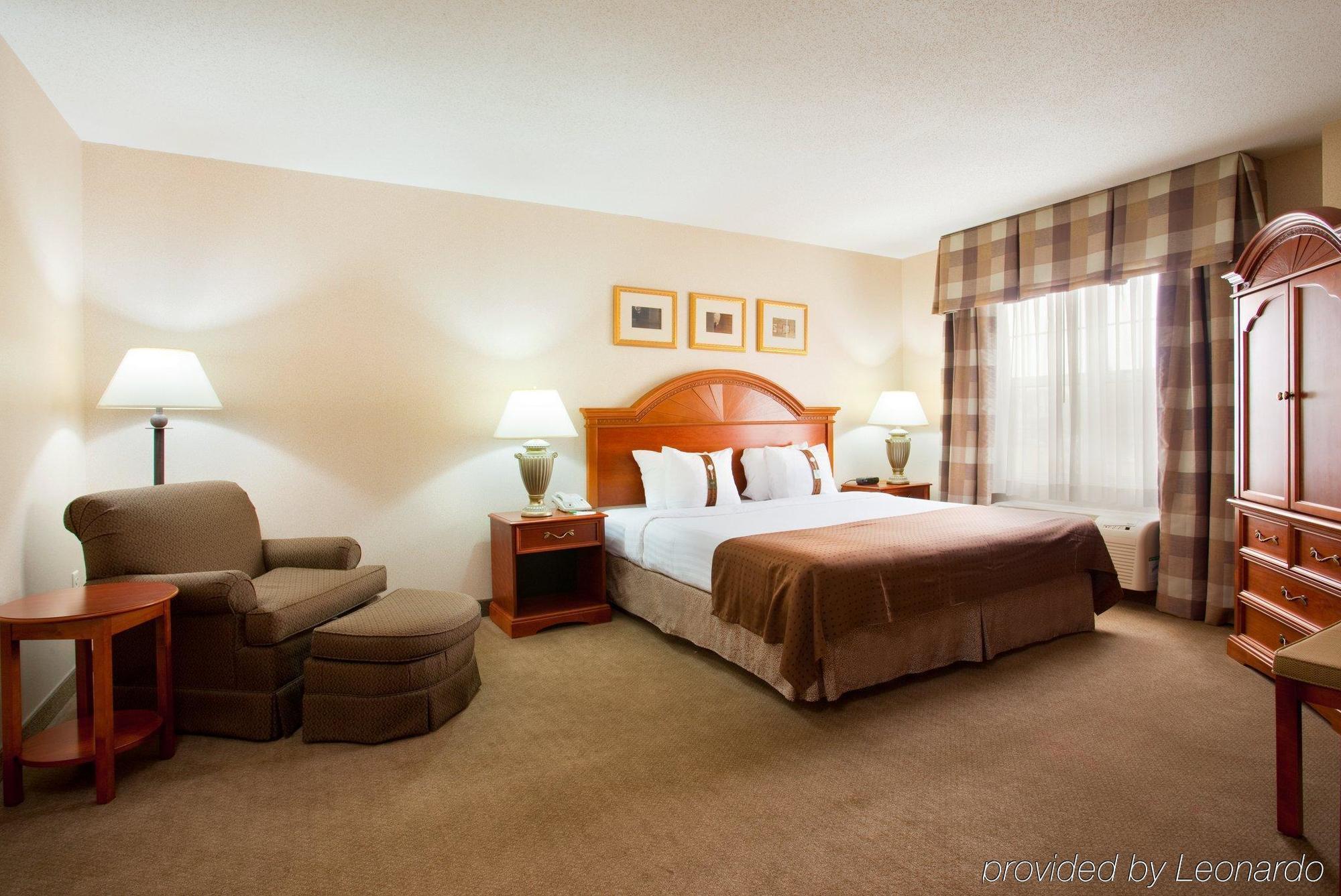 Holiday Inn Grand Rapids-Airport By Ihg Ngoại thất bức ảnh